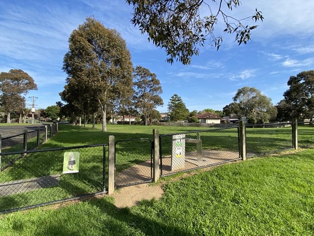 Robert Booth Reserve Fenced Dog Park (Dandenong)