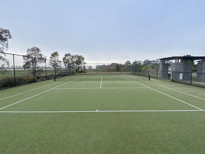 Romsey - Casuarina Drive Free Public Tennis Court