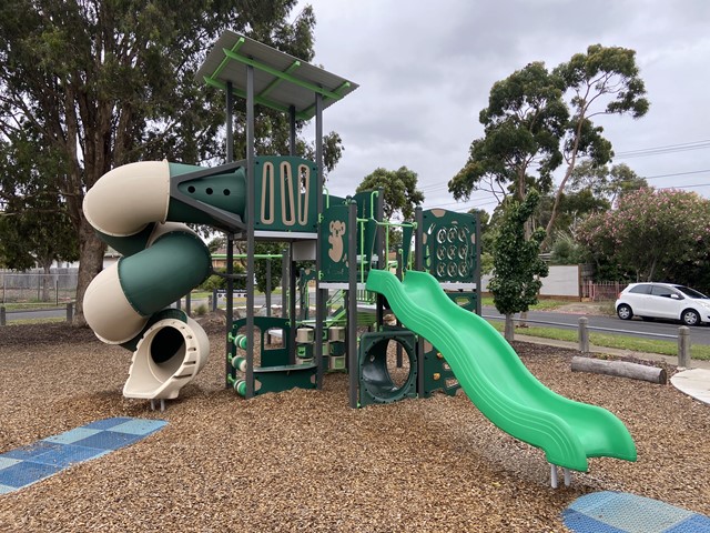 Rowan Avenue Playground, Brooklyn