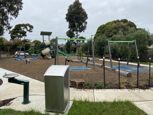 Rowan Avenue Playground, Brooklyn