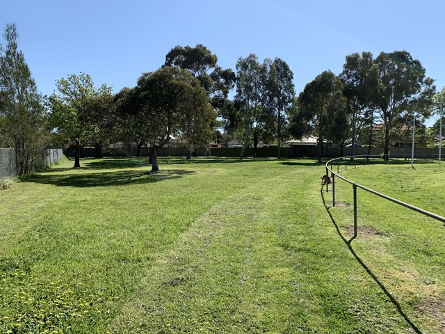 Seddon Reserve Dog Off Leash Area (Ivanhoe)