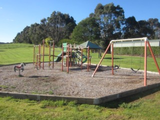 Settlers Rise Park Playground, Hopetoun Road, Drouin