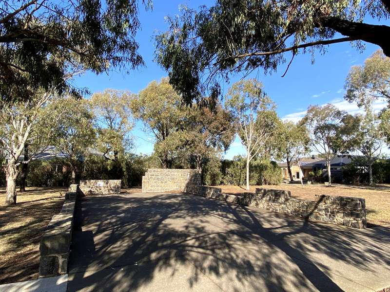 Skeleton Waterholes Creek Walk (Tarneit)