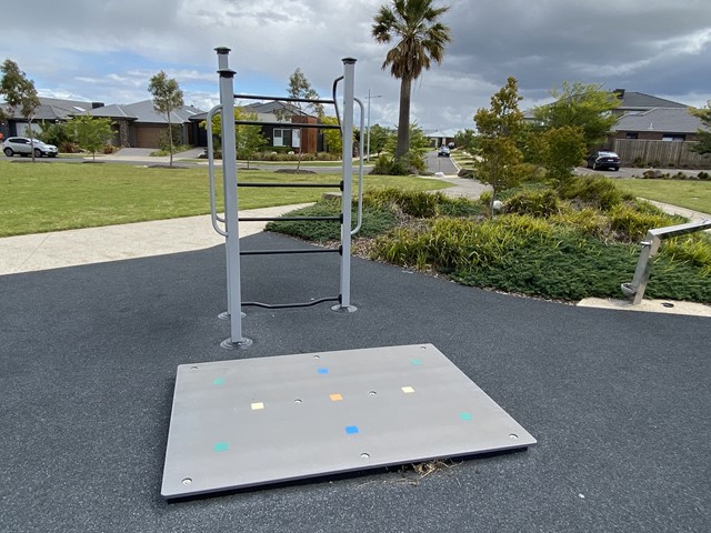 Smile Crescent Outdoor Gym (Wyndham Vale)