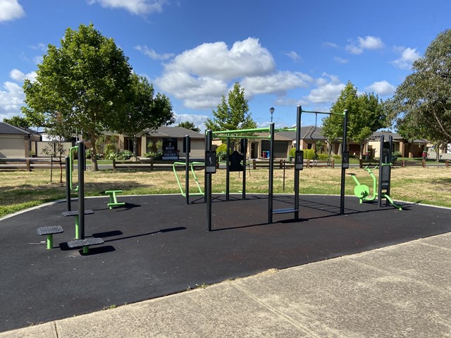 Statesman Circuit Reserve Outdoor Gym (Cranbourne East)