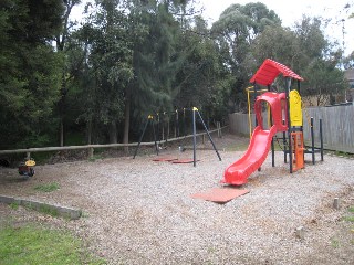 Strathaird Close Playground, Diamond Creek