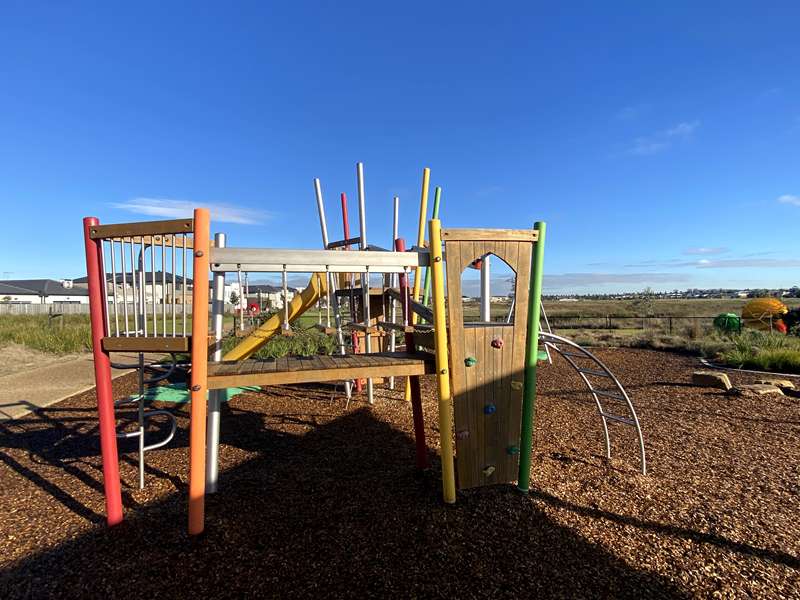 Tartan Drive Playground, Clyde North