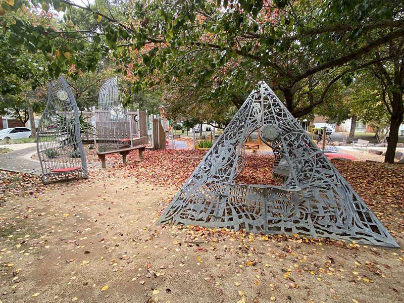 The Heath Common Playground, St Andrews Drive, Heatherton