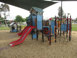 Sir Frank Macfarlane Burnet Reserve Playground, Hammersmith Circuit, Traralgon