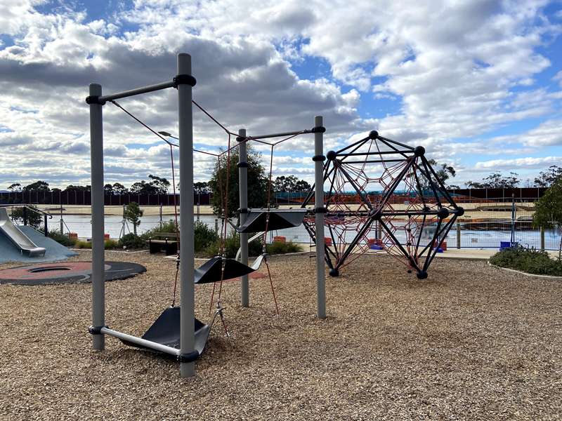 Thornhill Park Lake Playground, Marcela Place, Thornhill Park