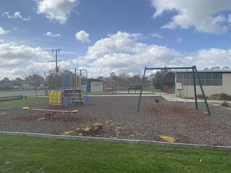 Toll Bar Park Playground, Sunraysia Highway, Lexton