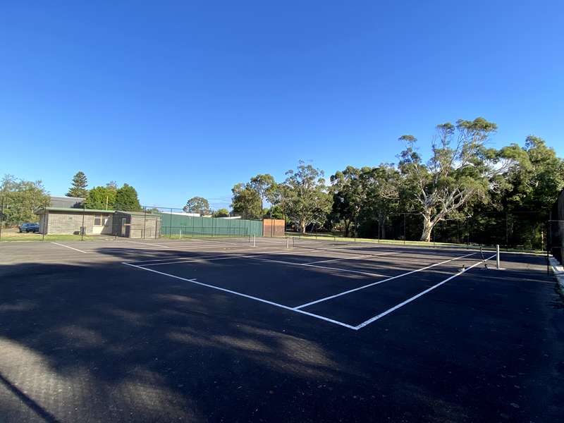 Traralgon - Shakespeare Reserve Free Public Tennis Courts