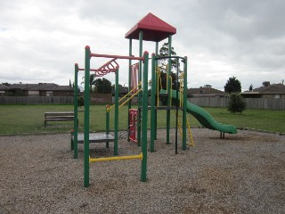 Vaucluse Avenue Playground, Gladstone Park