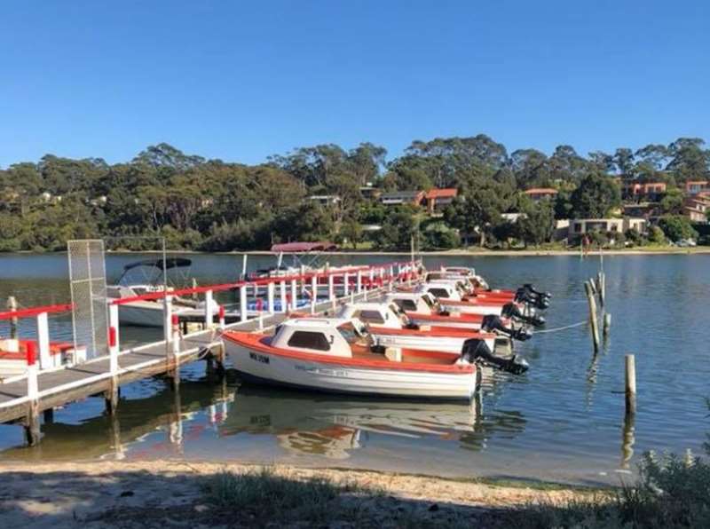 Lakes Entrance - Victor Hire Boats