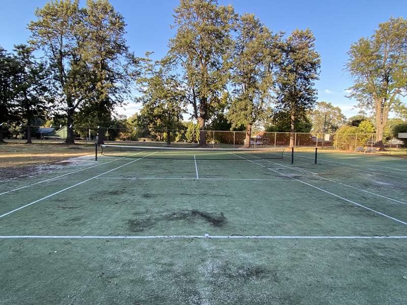 Violet Town Free Public Tennis Courts