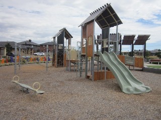 Vockensohn Place Playground, Epping