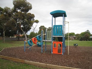 Ware Street Playground, Lara