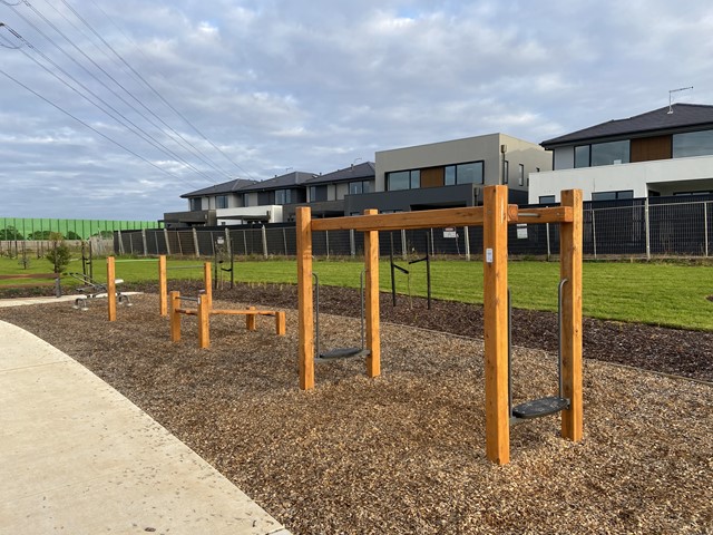 Waverley Park Lake Outdoor Gym (Mulgrave)