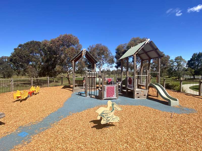 Westlakes Reserve Playground, Westlakes Boulevard, Lara