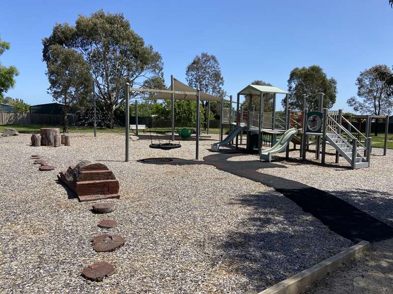 Willowmavin Estate Playground, Moore Court, Kilmore