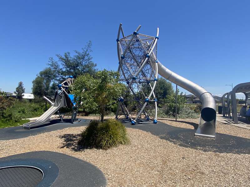 Wilton Fields Village Park Playground, Wimbledon Boulevard, Strathtulloh