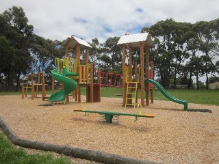 Wimbledon Heights Reserve Playground, Hallway Drive, Wimbledon Heights