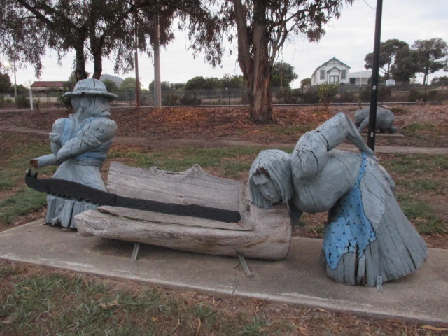 Wandong - Wooden Sculptures