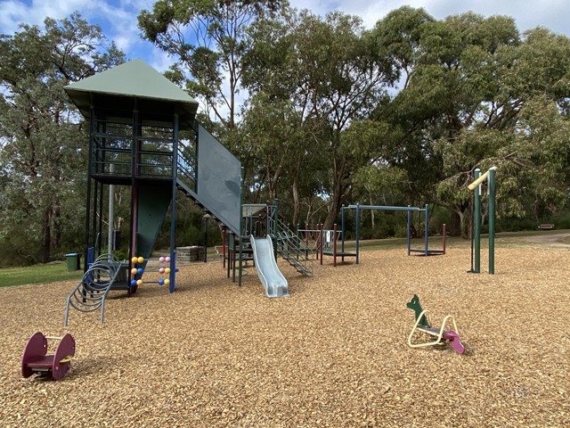 Woodland Park Playground, Azarow Circuit, Croydon South