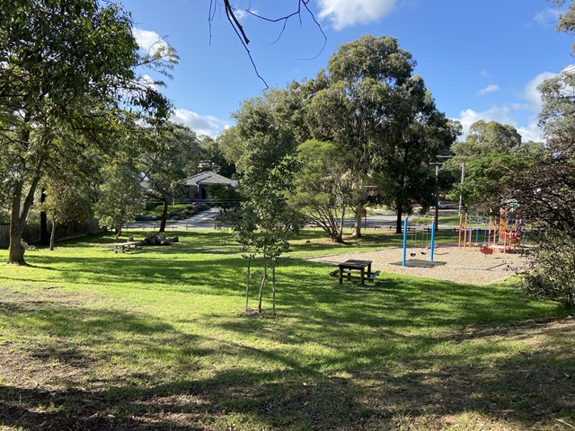 Woodlands Park Dog Off Leash Area (Briar Hill)