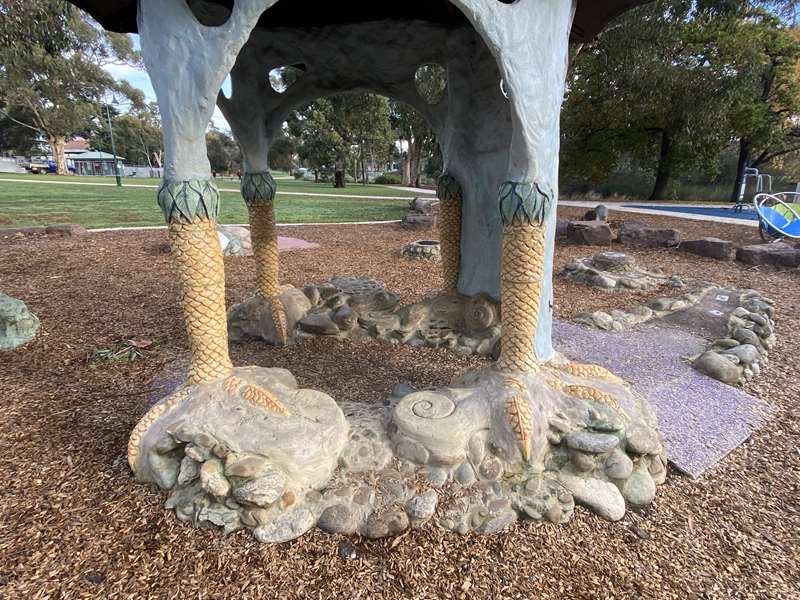 Woodlands Park Playground, Winifred Street, Essendon