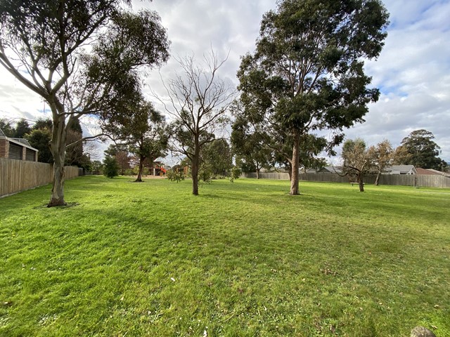 Yarraburn Grove Dog Off Leash Area (Scoresby)